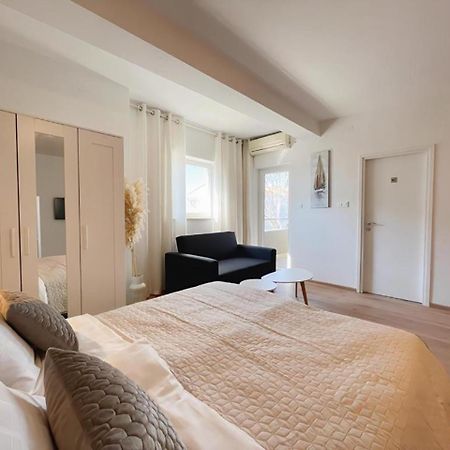 Caramel Comforts In Stinjan Only 800 Meters From The Beach Pola Esterno foto