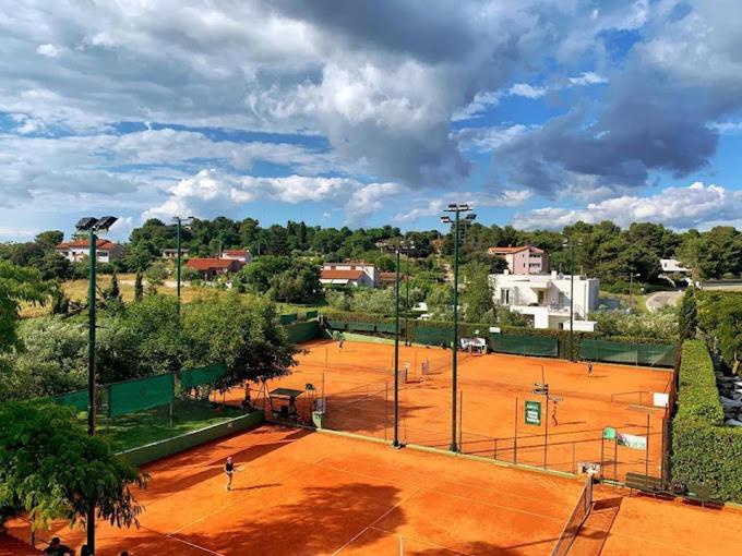 Caramel Comforts In Stinjan Only 800 Meters From The Beach Pola Esterno foto