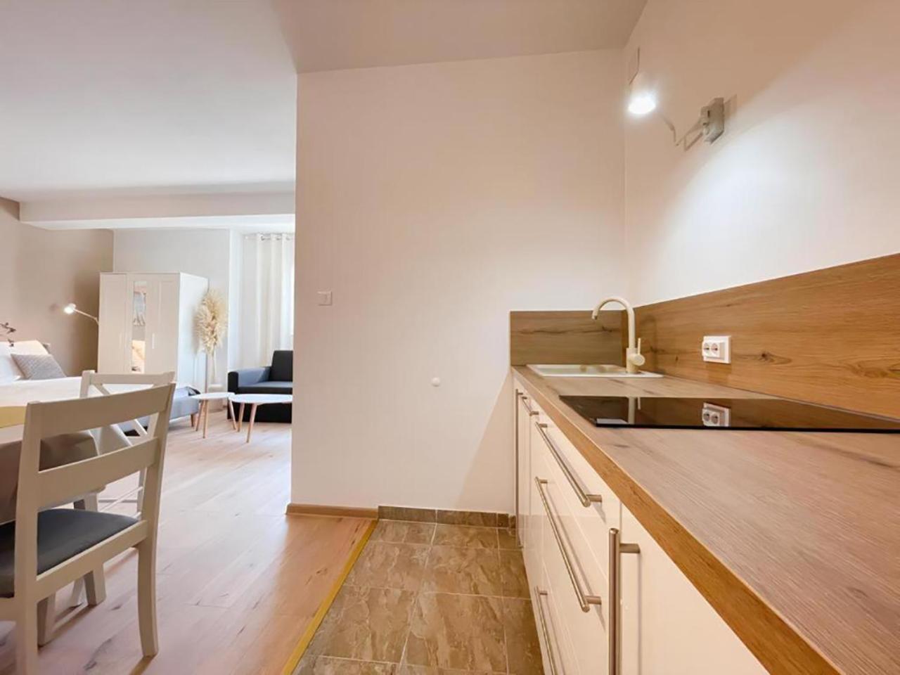 Caramel Comforts In Stinjan Only 800 Meters From The Beach Pola Esterno foto