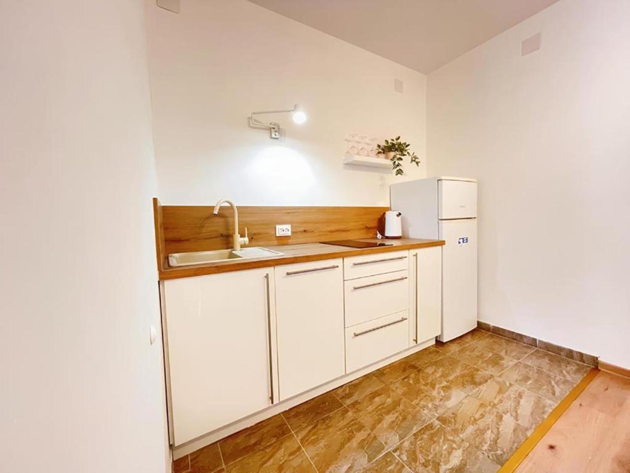 Caramel Comforts In Stinjan Only 800 Meters From The Beach Pola Esterno foto
