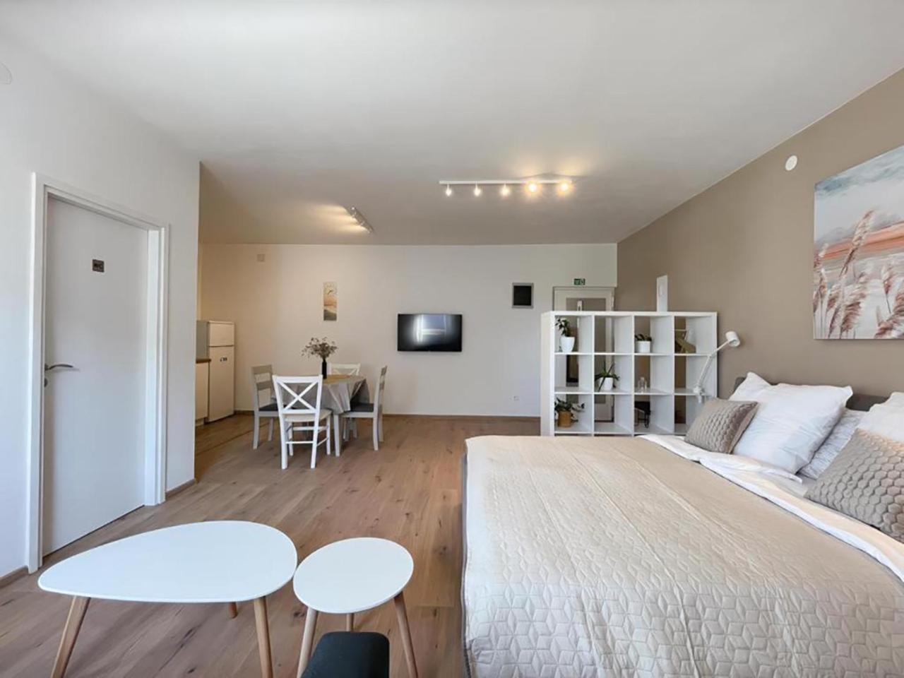 Caramel Comforts In Stinjan Only 800 Meters From The Beach Pola Esterno foto